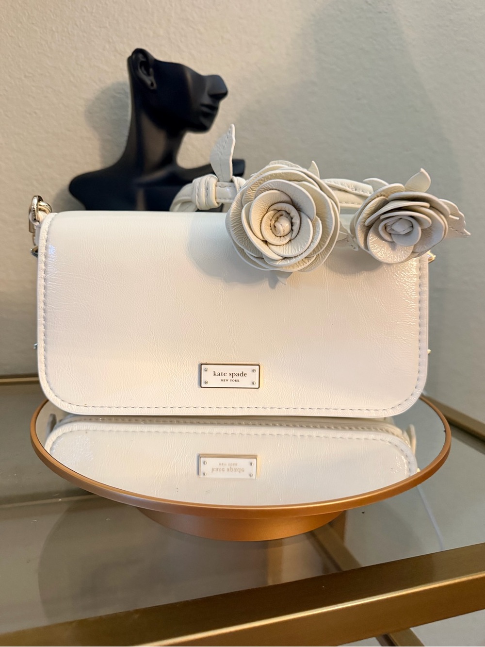 🌹 Kate spade White Leather Crossbody with Floral Strap Detail - Picture 2 of 8